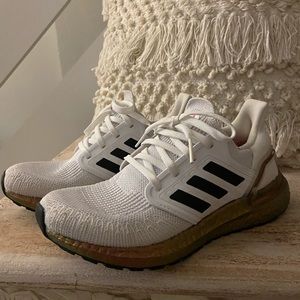 NEW adidas ultra boosts 20. Worn once.